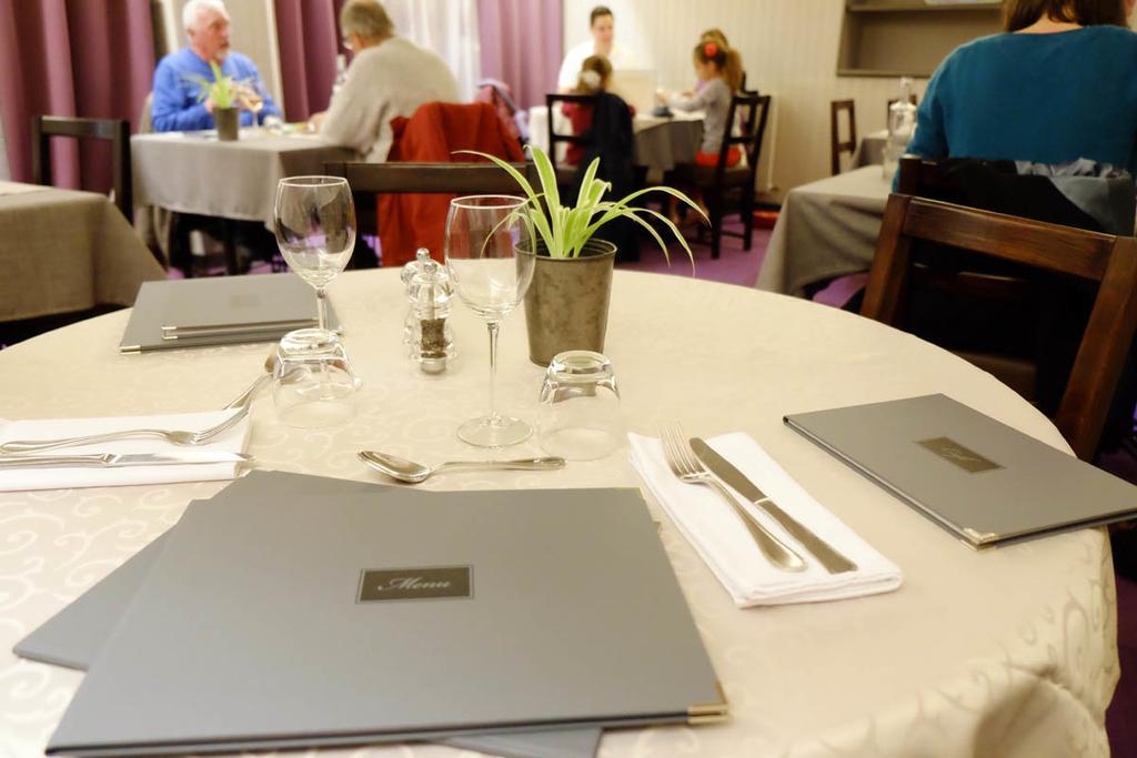 Hotel Spa Le Relais Des Moines Вилерсель Экстерьер фото