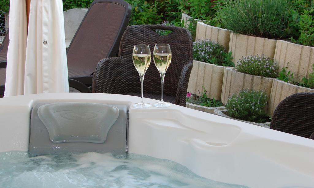 Hotel Spa Le Relais Des Moines Вилерсель Экстерьер фото